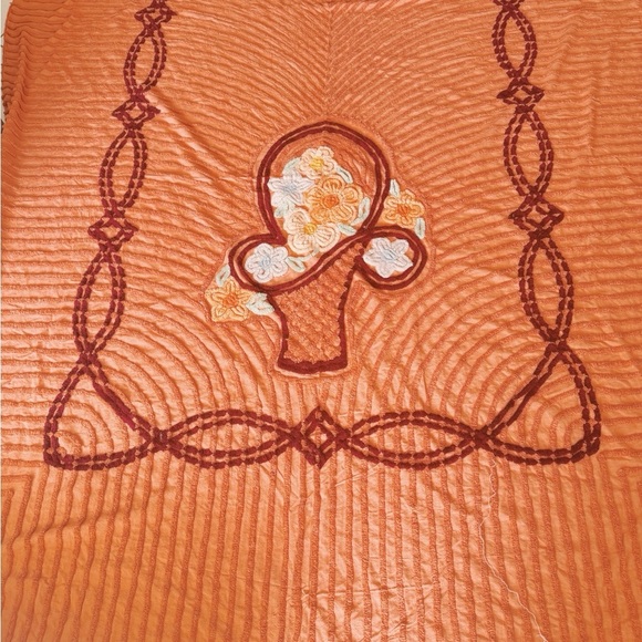 1960s Chenile Bedspread - Picture 2 of 2